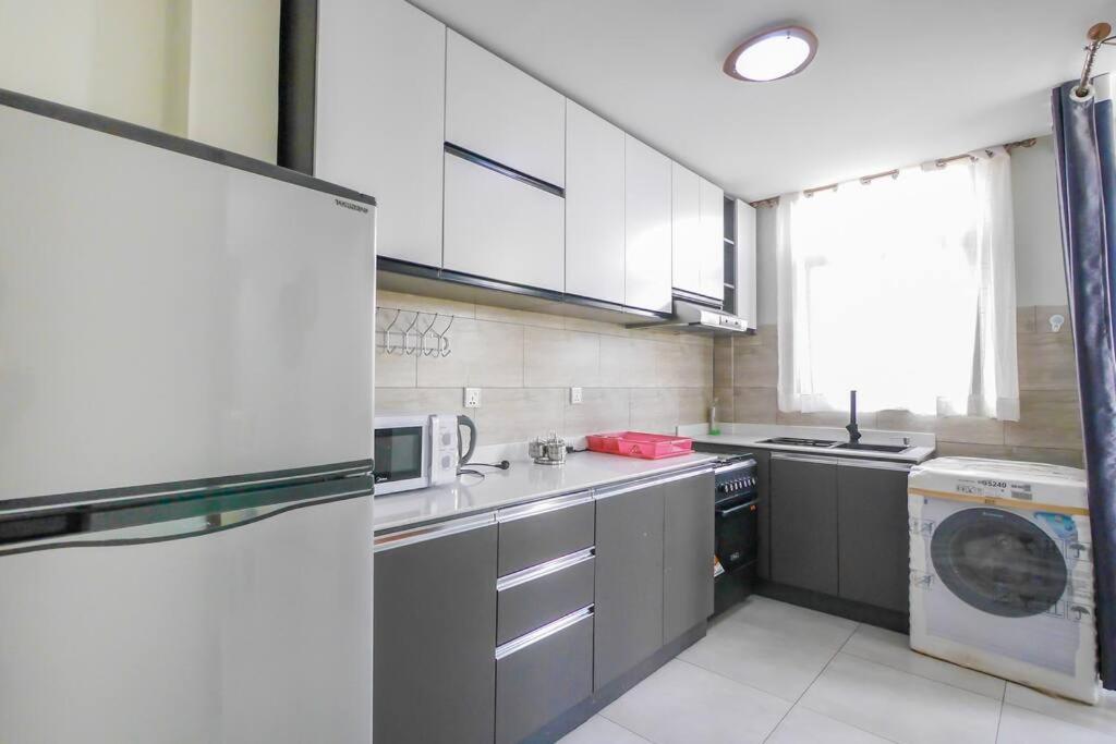 Ultra Modern Apartment In Nyarutarama Кигали Экстерьер фото
