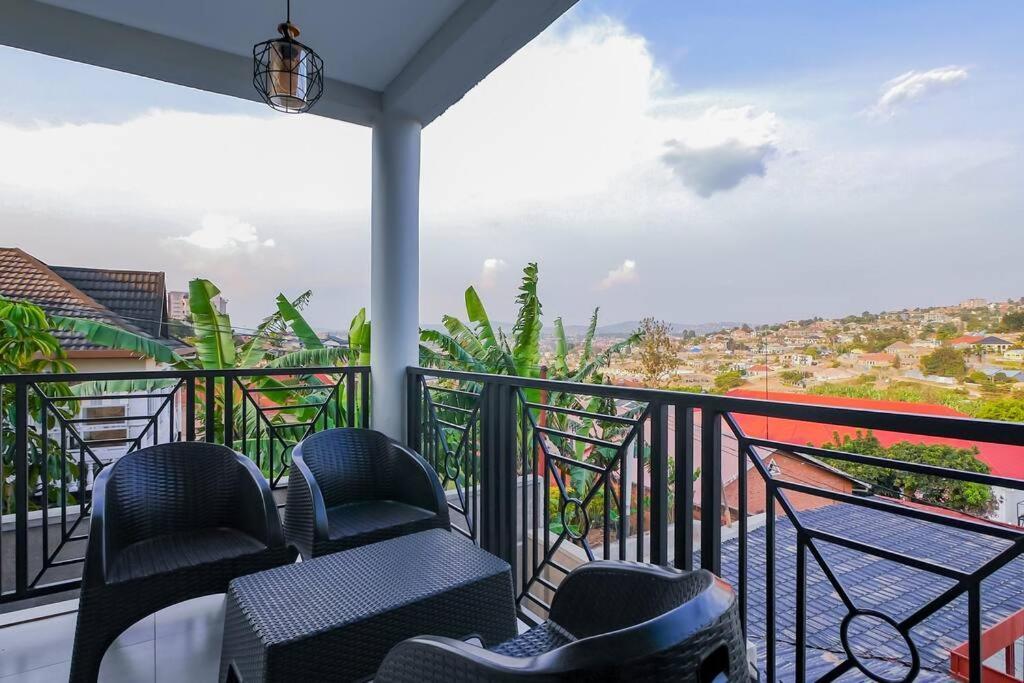 Ultra Modern Apartment In Nyarutarama Кигали Экстерьер фото