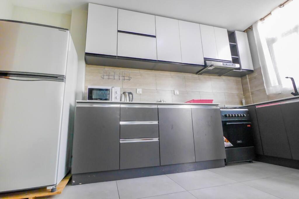 Ultra Modern Apartment In Nyarutarama Кигали Экстерьер фото